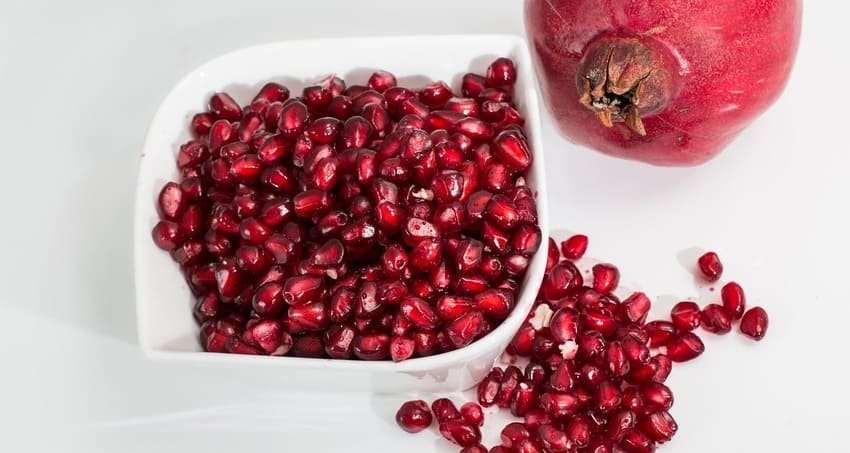 Les graines de grenade, un fruit qui aurait été apprécié par Osman Ier, fondateur de l'Empire ottoman. Ce symbole d'abondance est omniprésent dans la culture turque.